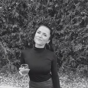 Meet your Posher, Lhénia